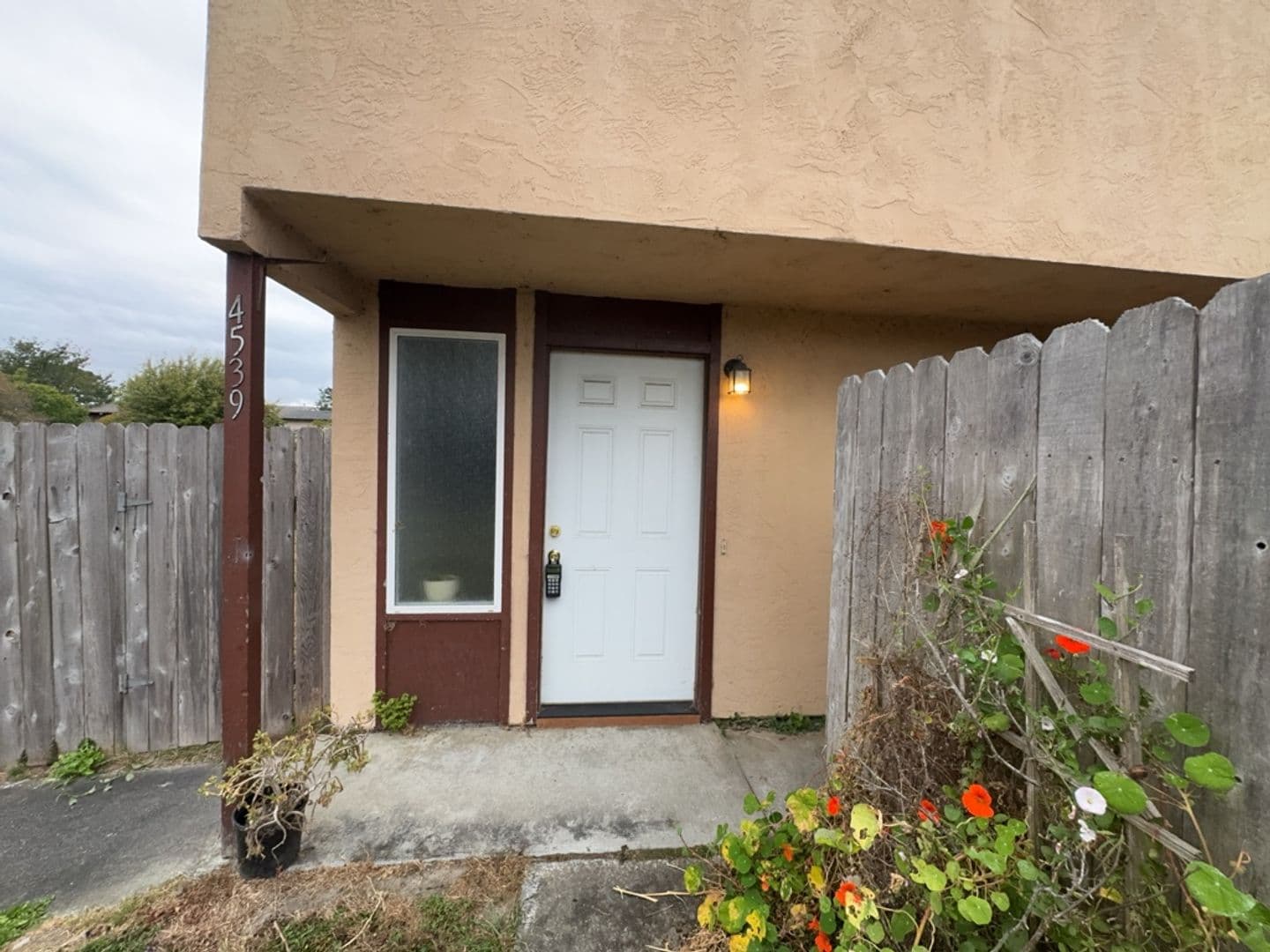 Arcata Townhome: 4539 Valley West Blvd.