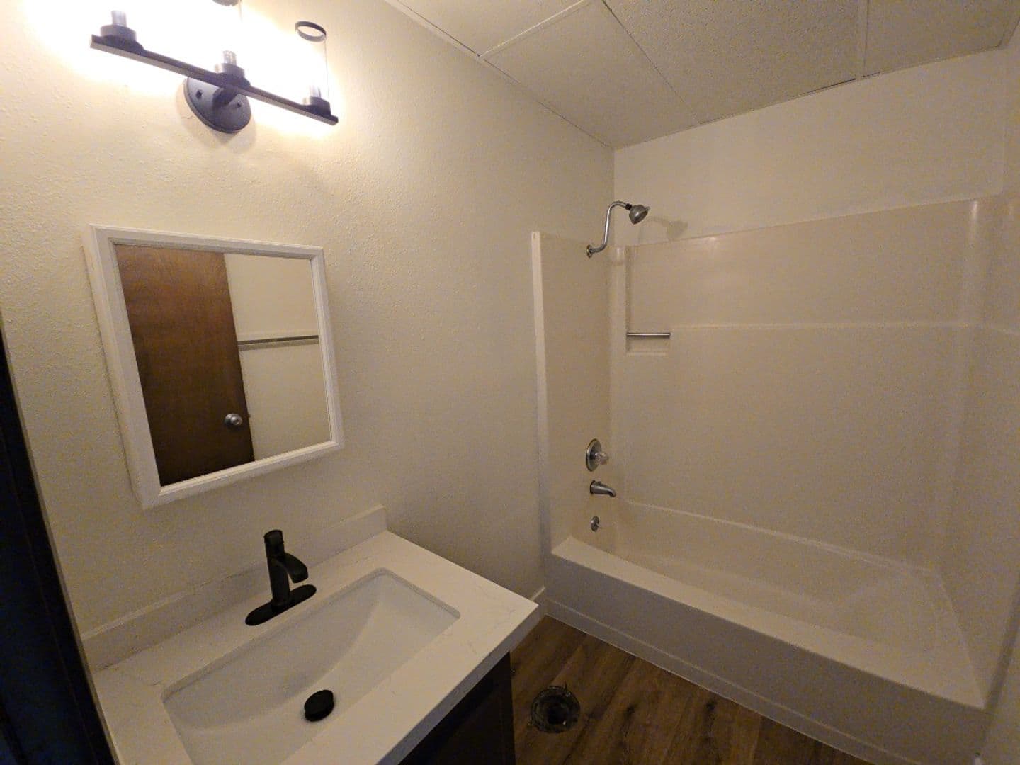 Eureka Apartment: 212 E Street