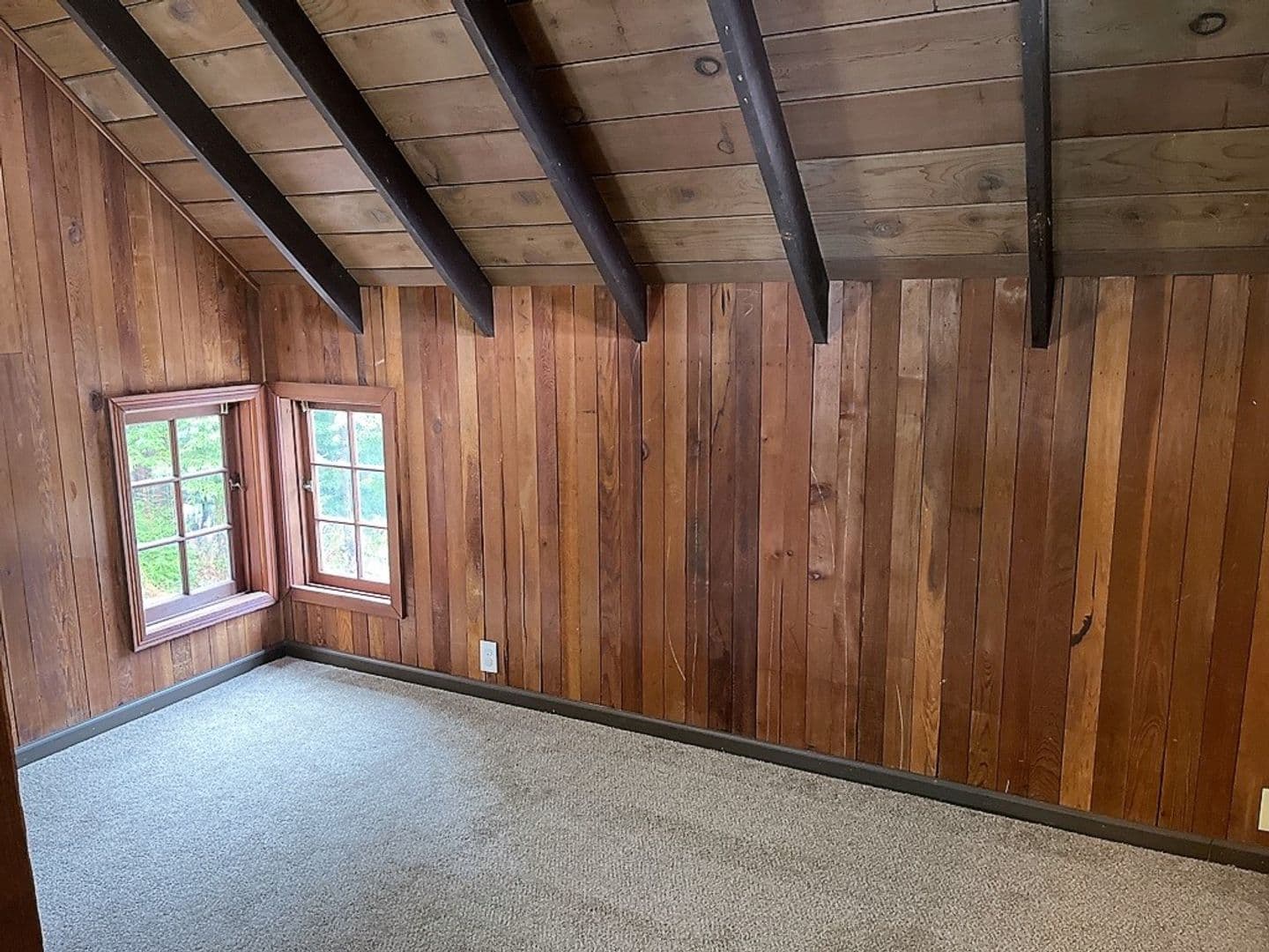 Kneeland Apartment: 4548 & 4576 Greenwood Heights Dr.
