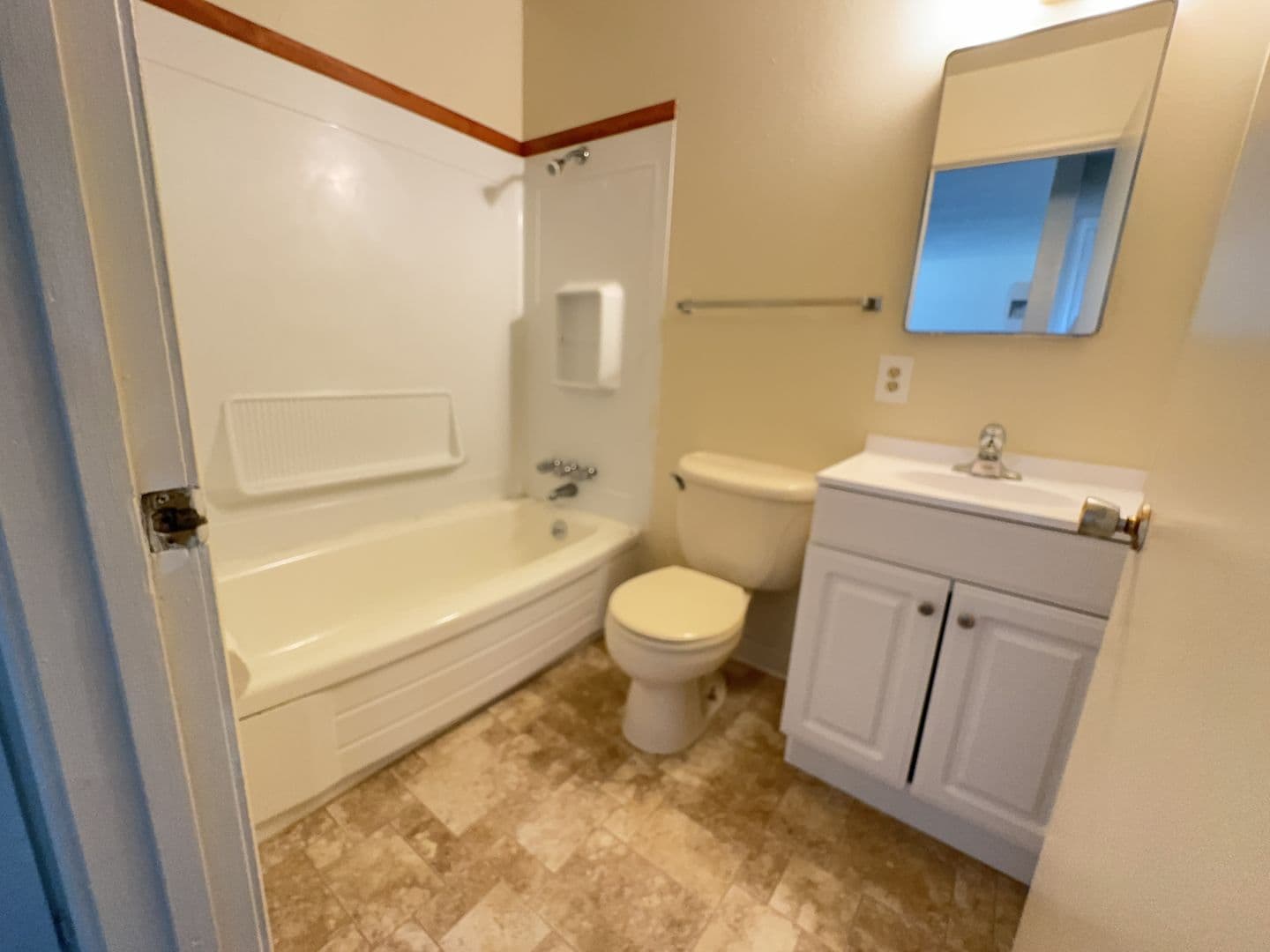 Arcata Apartment: 1871 G St