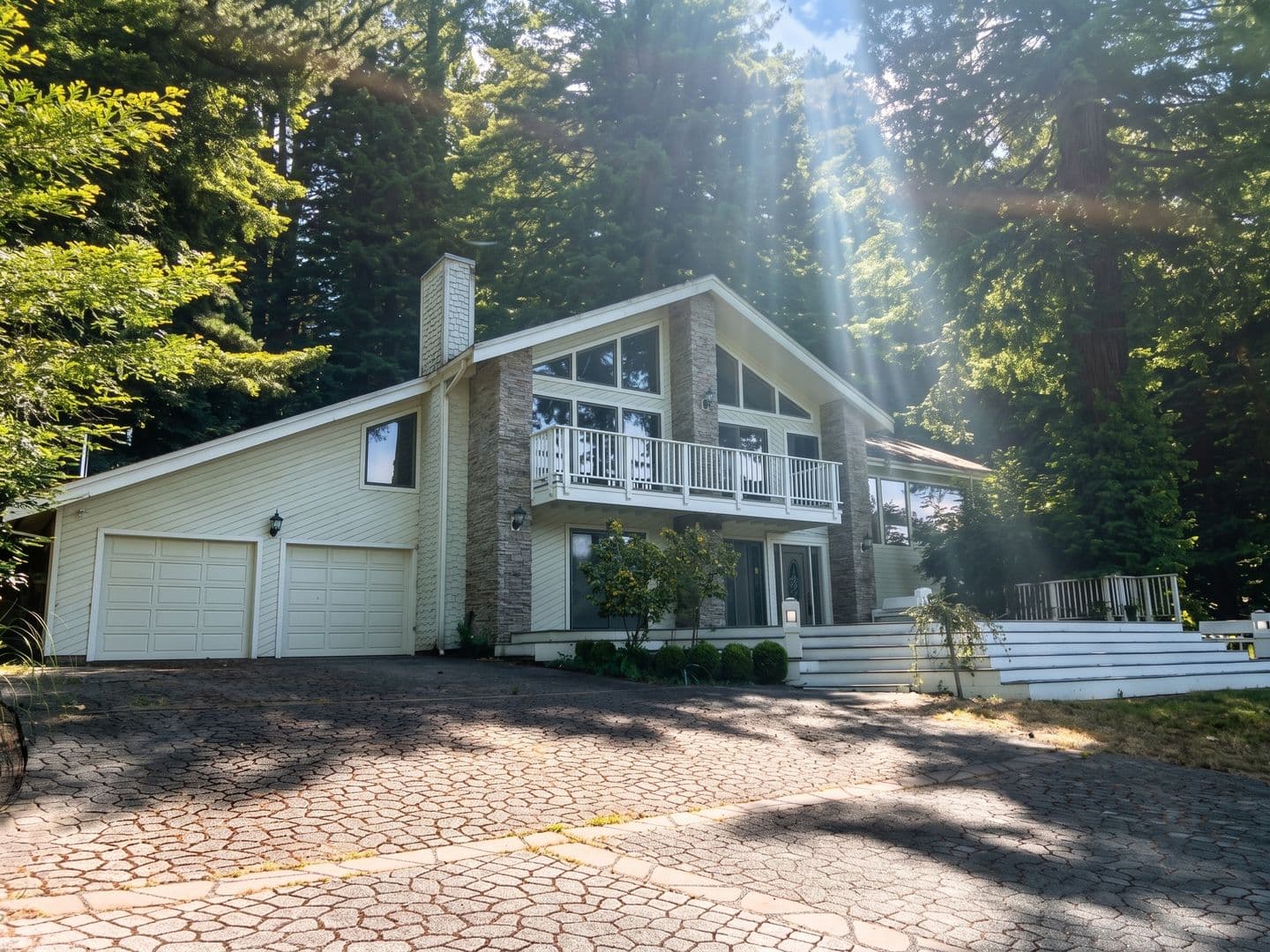 Eureka Apartment: 219 Boyle Drive