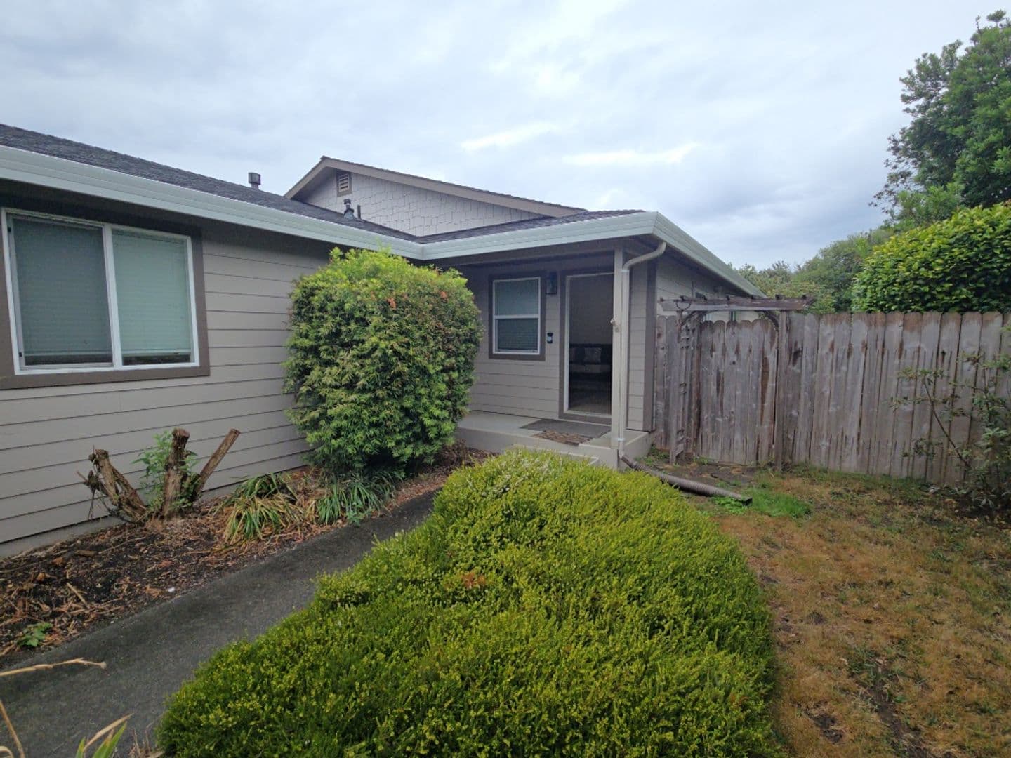 McKinleyville Apartment: 1655 - 1659 Fischer Ave.