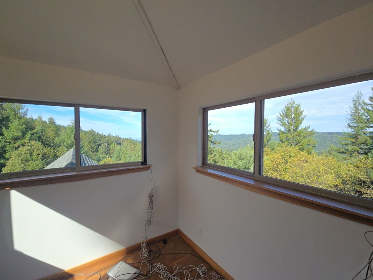 Kneeland House: 5623 Kneeland Rd. [PRM: Andrew]