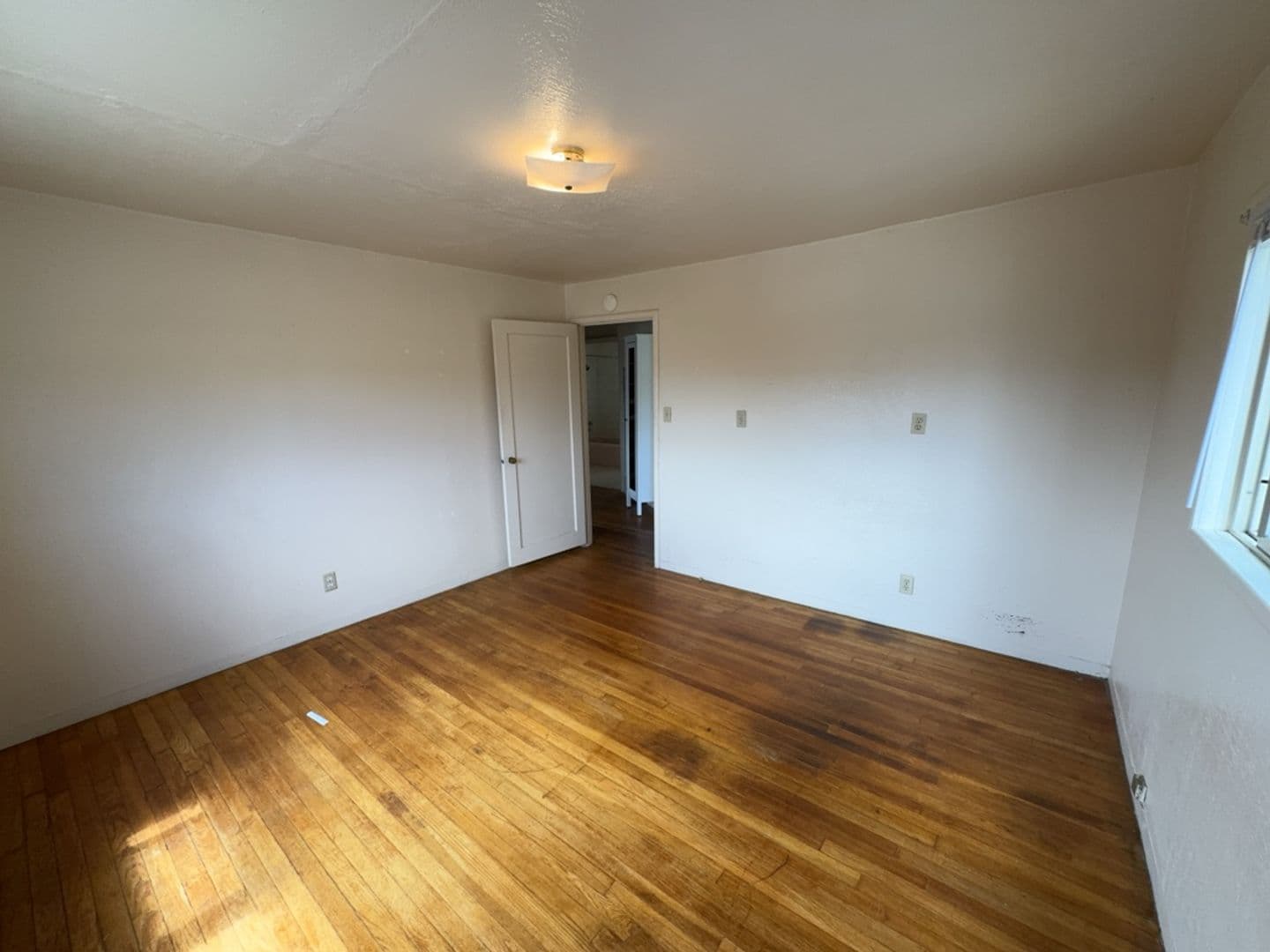 Eureka Apartment: 1926-1940 J St