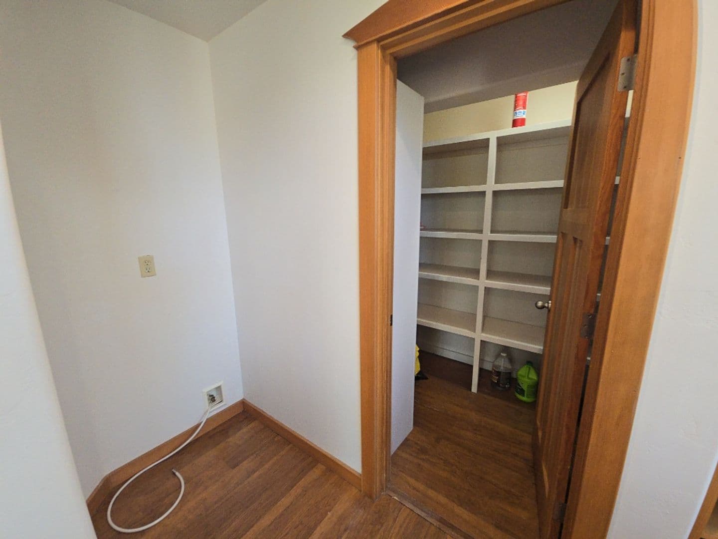Kneeland House: 5623 Kneeland Rd. [PRM: Andrew]