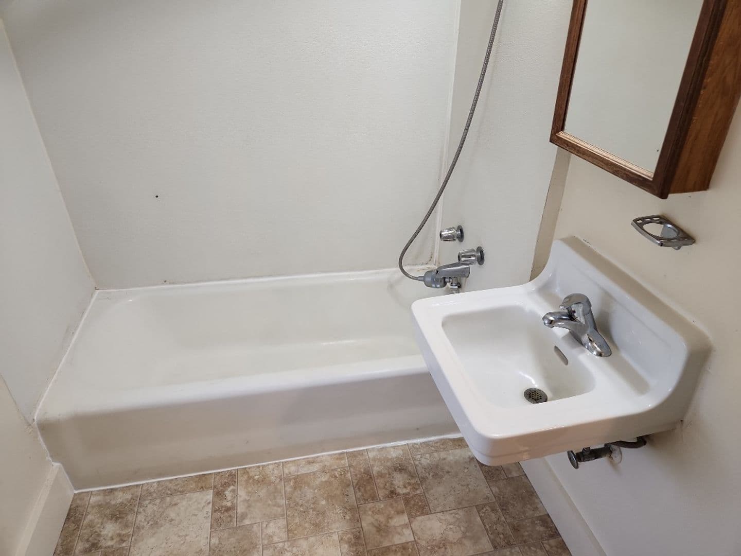 Eureka Apartment: 1443 5th Street