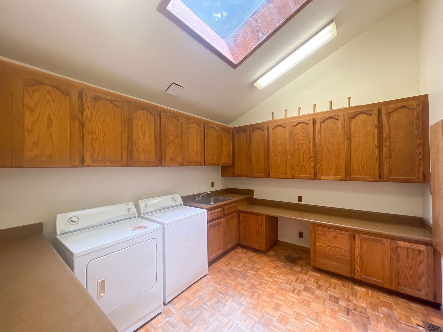 Eureka Apartment: 219 Boyle Drive