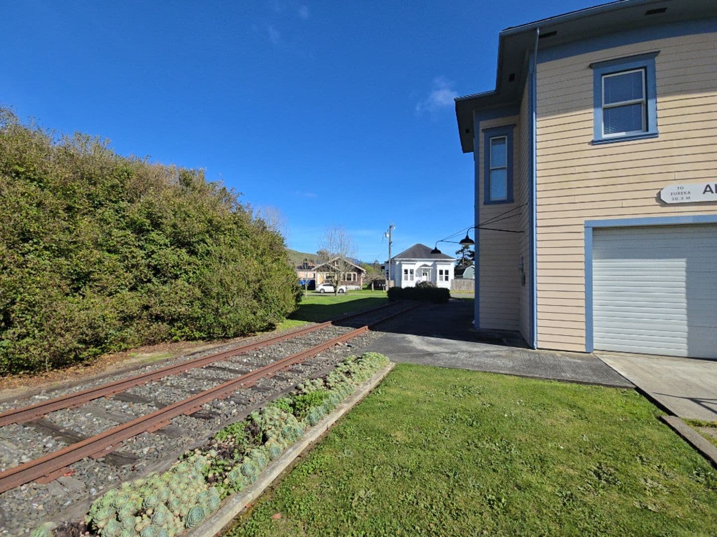Fortuna House: 2754 Van Duzen St.