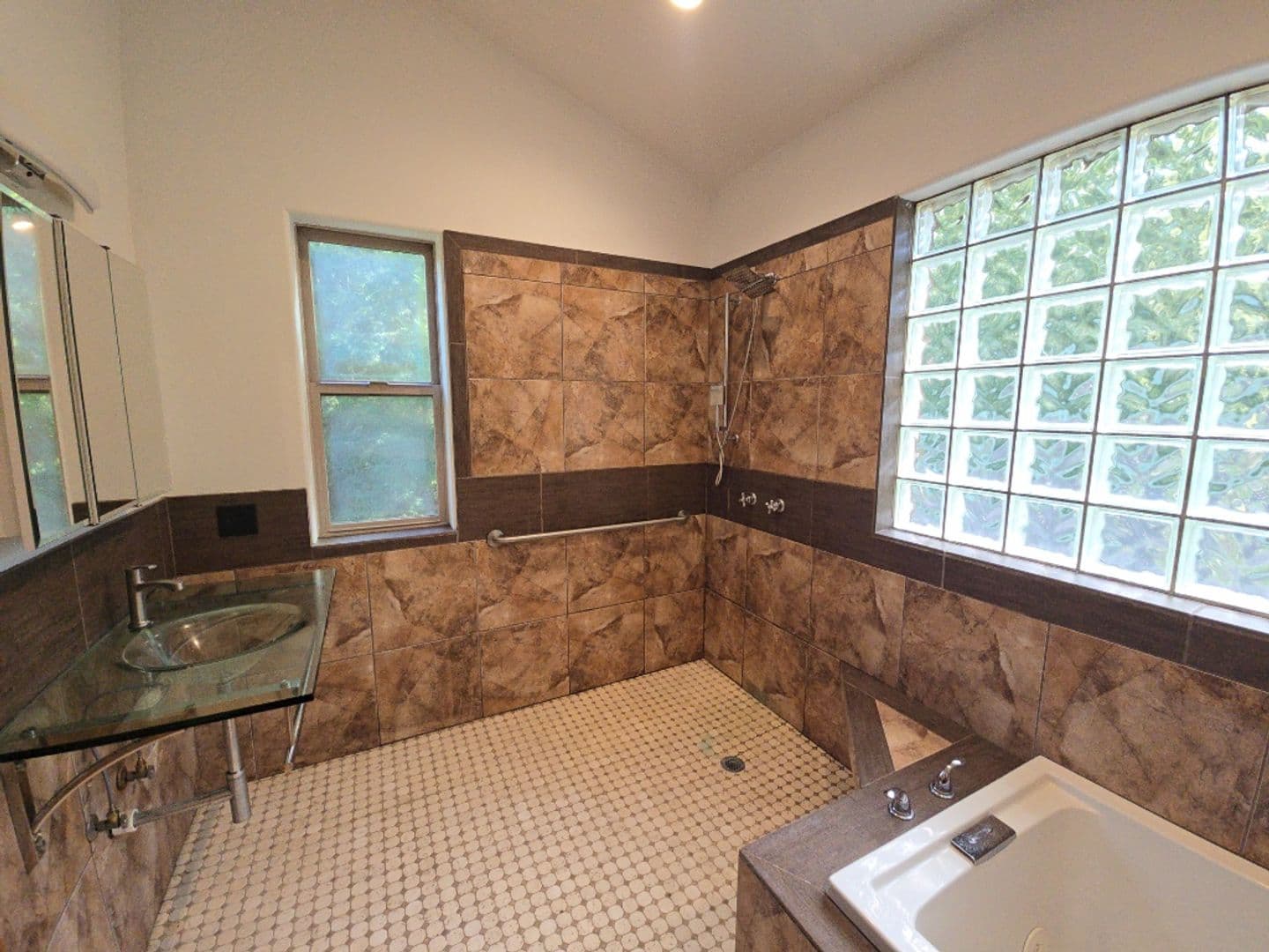 Kneeland House: 5623 Kneeland Rd. [PRM: Andrew]