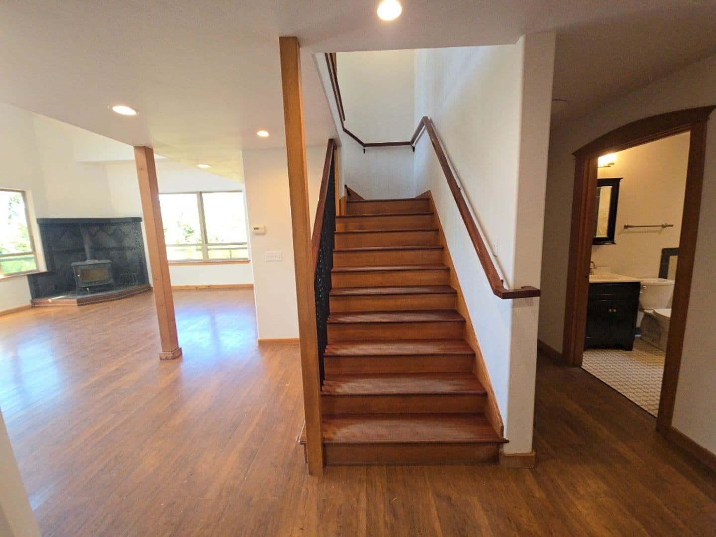 Kneeland House: 5623 Kneeland Rd. [PRM: Andrew]