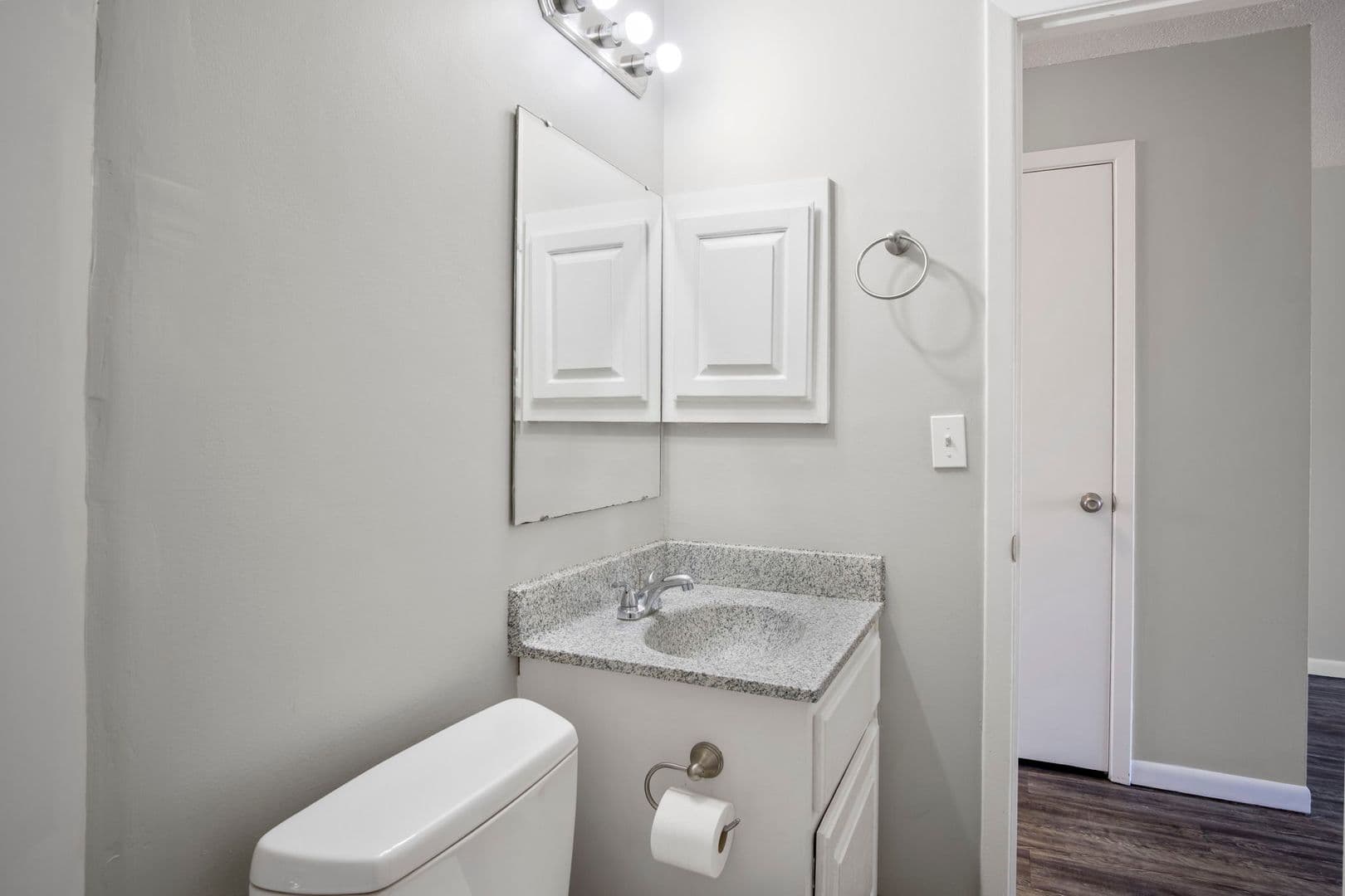 Excelsior Springs Apartment: 1800 W. Jesse James Rd