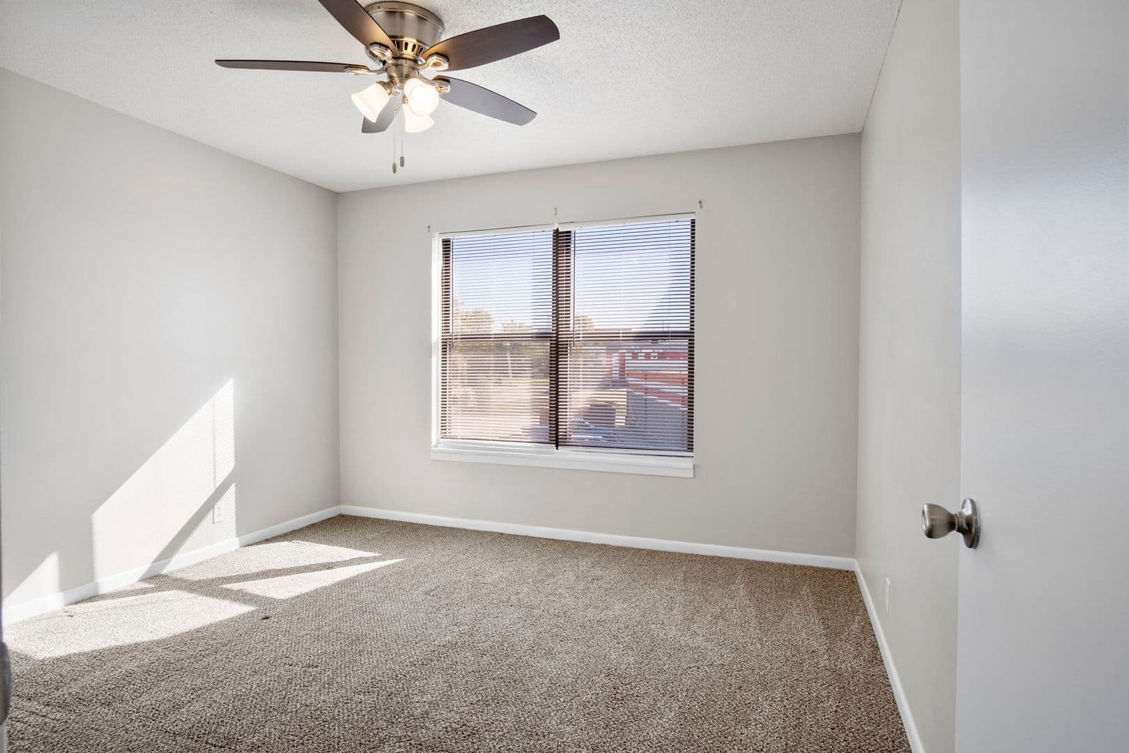 Excelsior Springs Apartment: 1800 W. Jesse James Rd