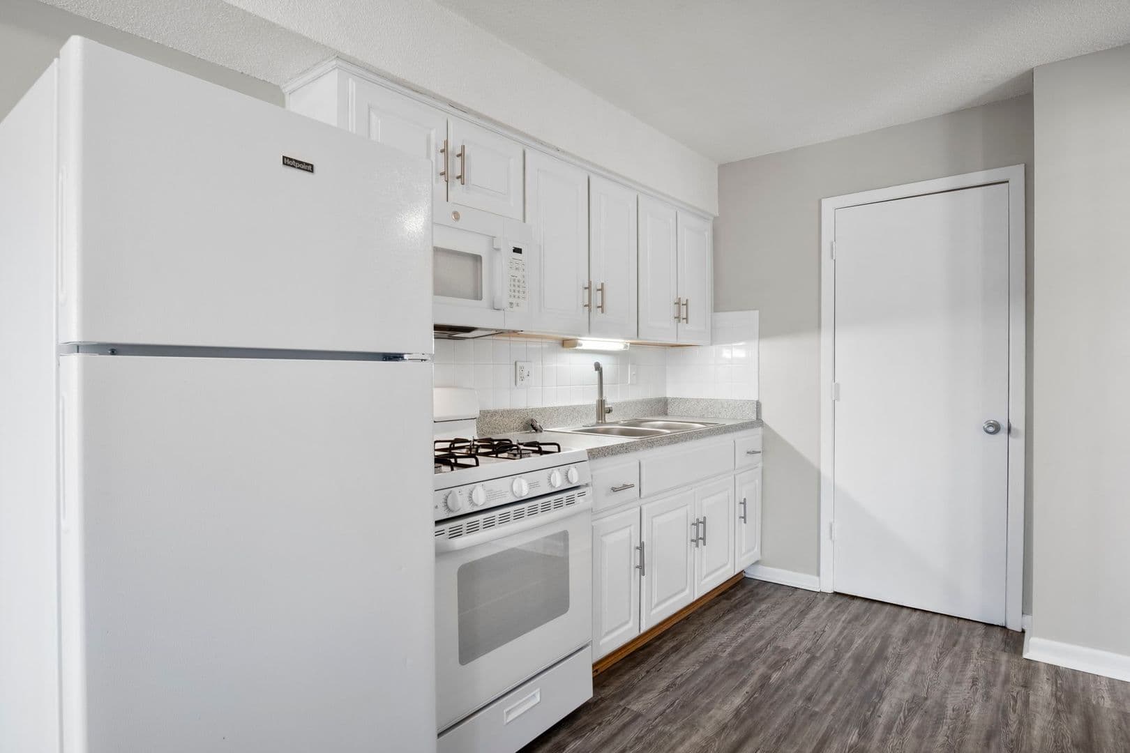 Excelsior Springs Apartment: 1800 W. Jesse James Rd