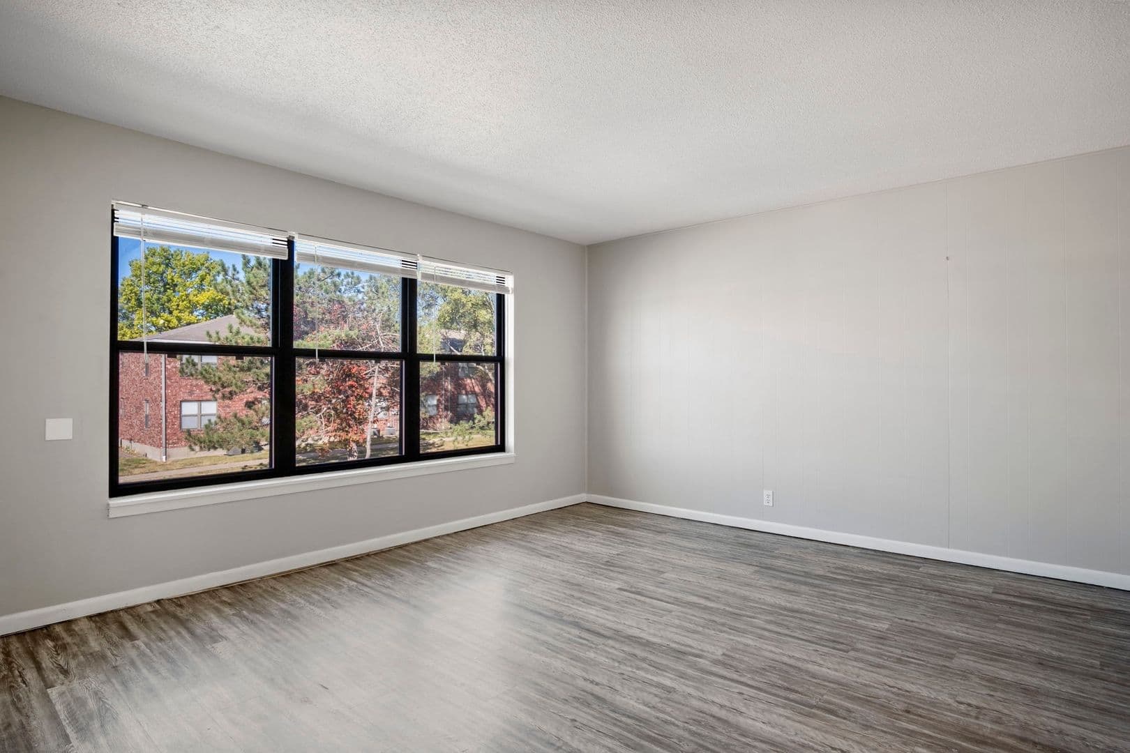 Excelsior Springs Apartment: 1800 W. Jesse James Rd