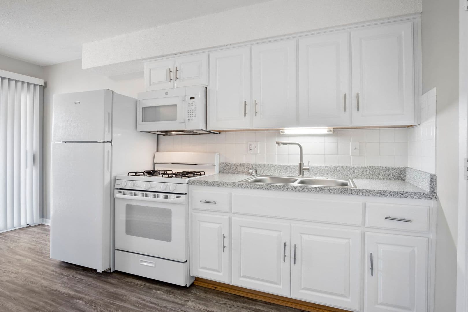 Excelsior Springs Apartment: 1800 W. Jesse James Rd