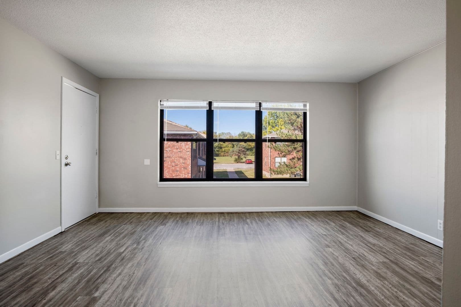Excelsior Springs Apartment: 1800 W. Jesse James Rd