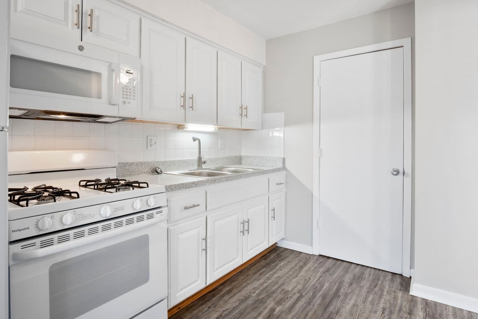 Excelsior Springs Apartment: 1800 W. Jesse James Rd