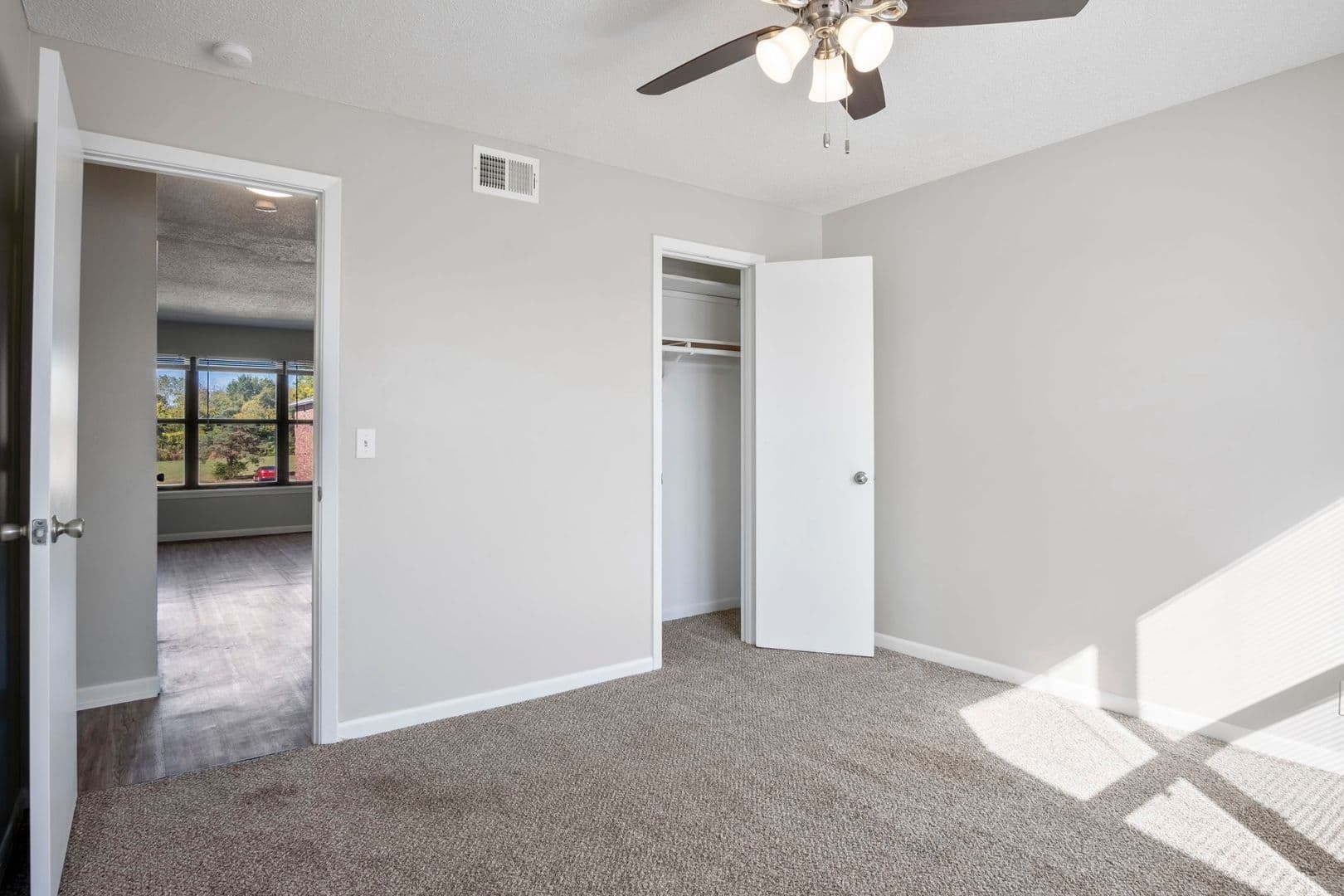 Excelsior Springs Apartment: 1800 W. Jesse James Rd