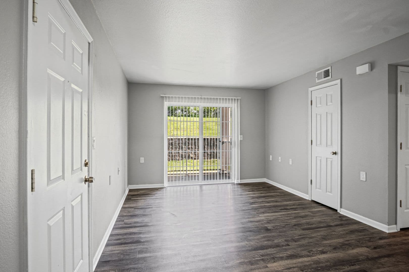 St. Joseph Apartment: 3301 S 35th St