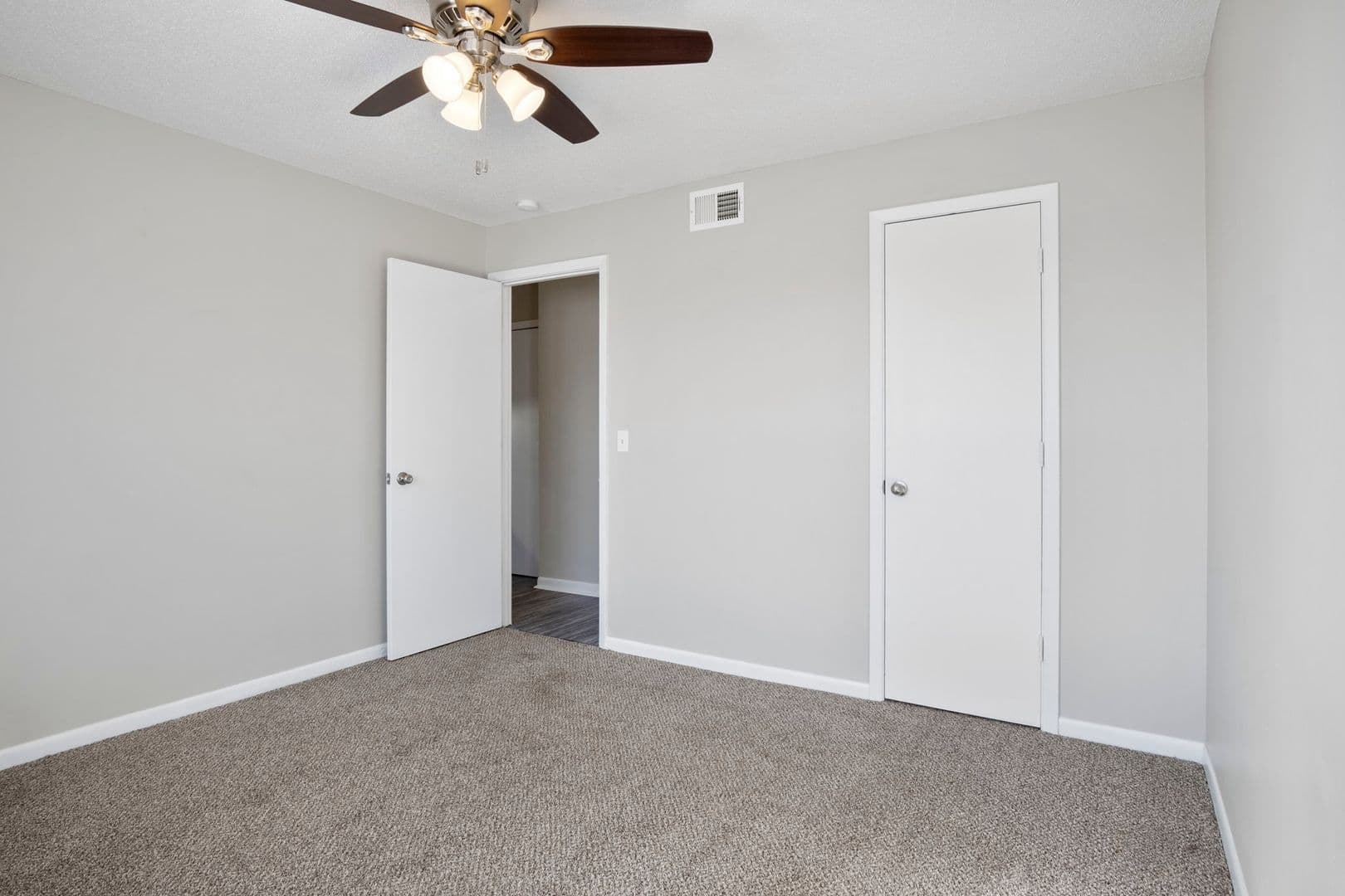 Excelsior Springs Apartment: 1800 W. Jesse James Rd