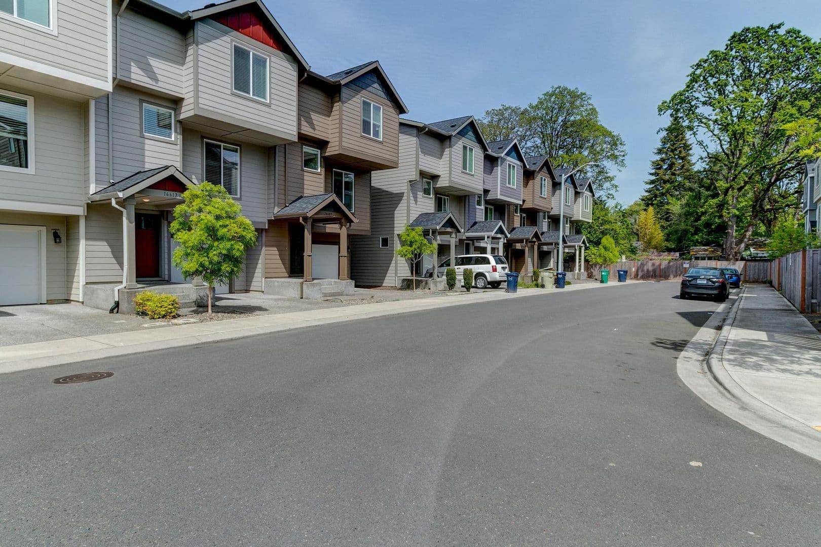 Beaverton Townhome: 16571-16689 SW Barsotti Street