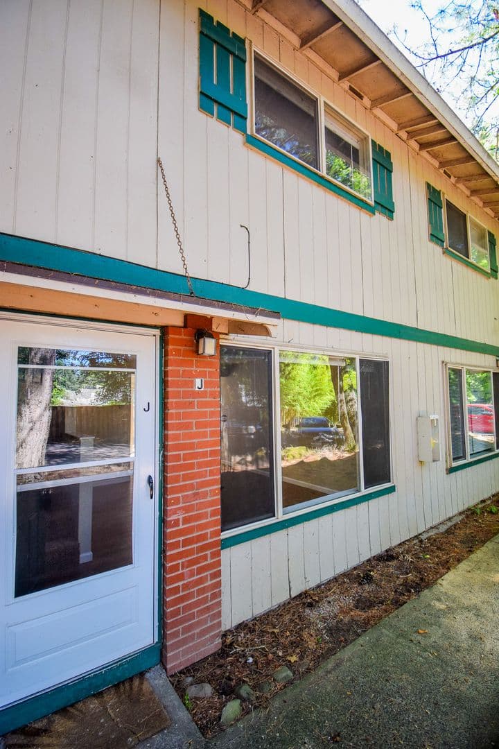 Wilsonville Apartment: 9425 SW Tauchman Street