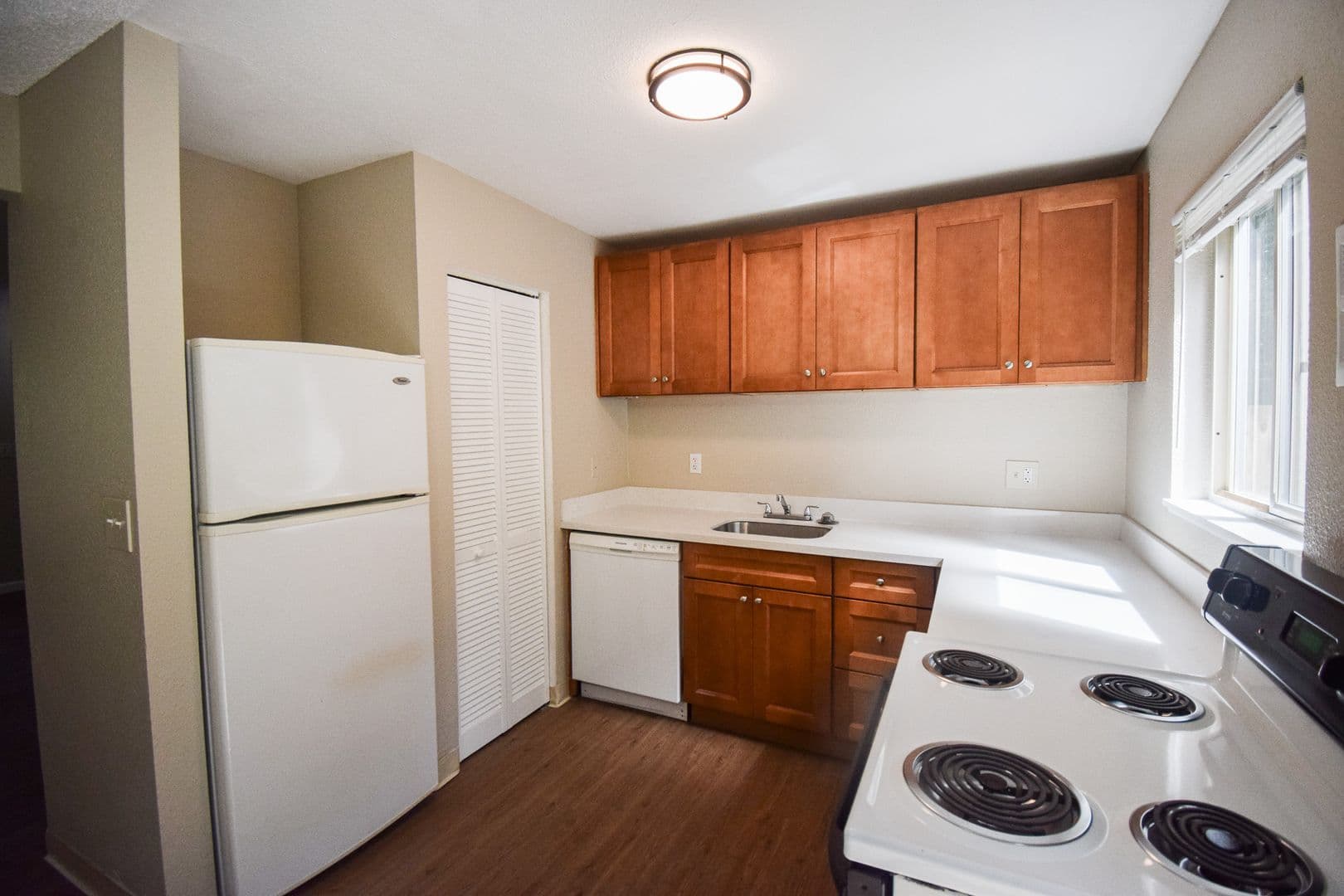 Wilsonville Apartment: 9425 SW Tauchman Street