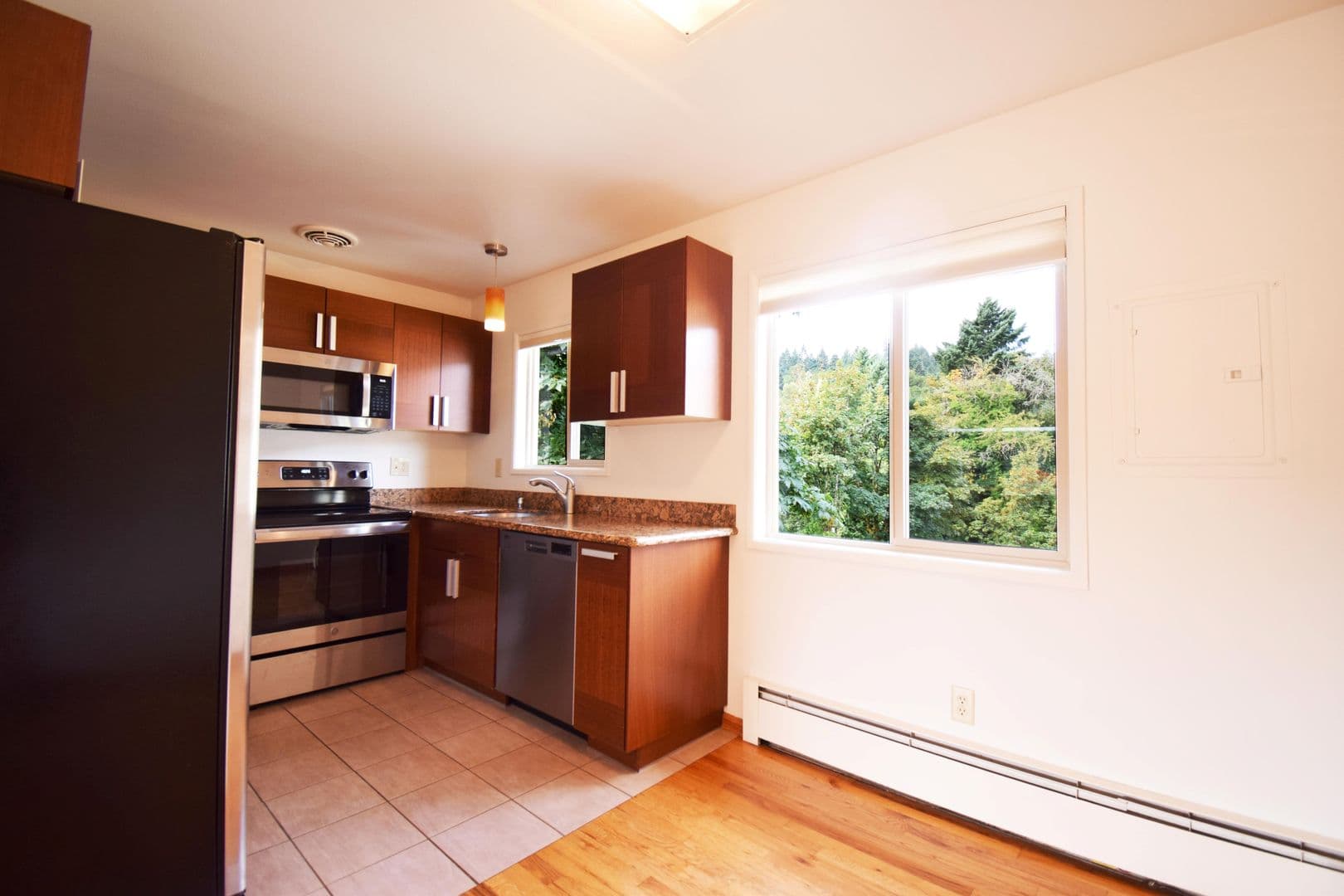 Portland Condo: 908 SW Gaines St. Unit 14