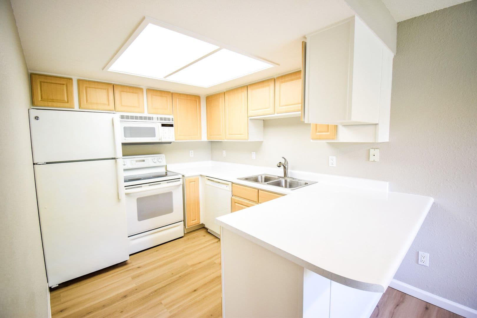 Beaverton House: 9515 SW 146th Terrace C-2