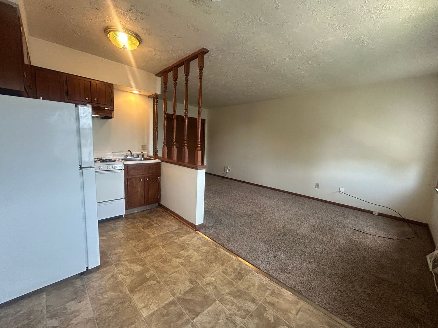 Rock Island Apartment: 1450 18th Ave