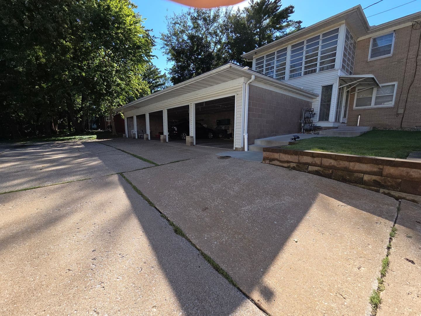 Moline Apartment: 1705 11th Ave