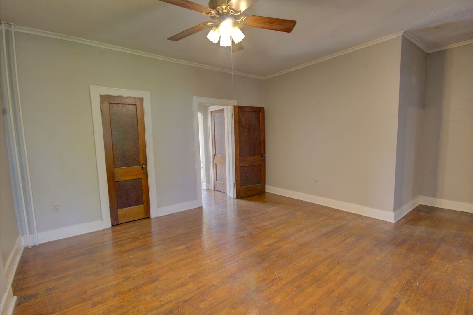 Rock Island Apartment: 1301-1305 2nd Ave