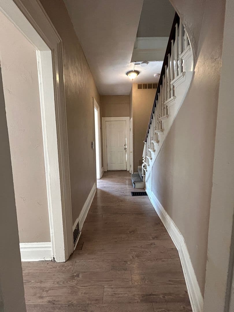 Davenport House: 1415 Pershing Ave