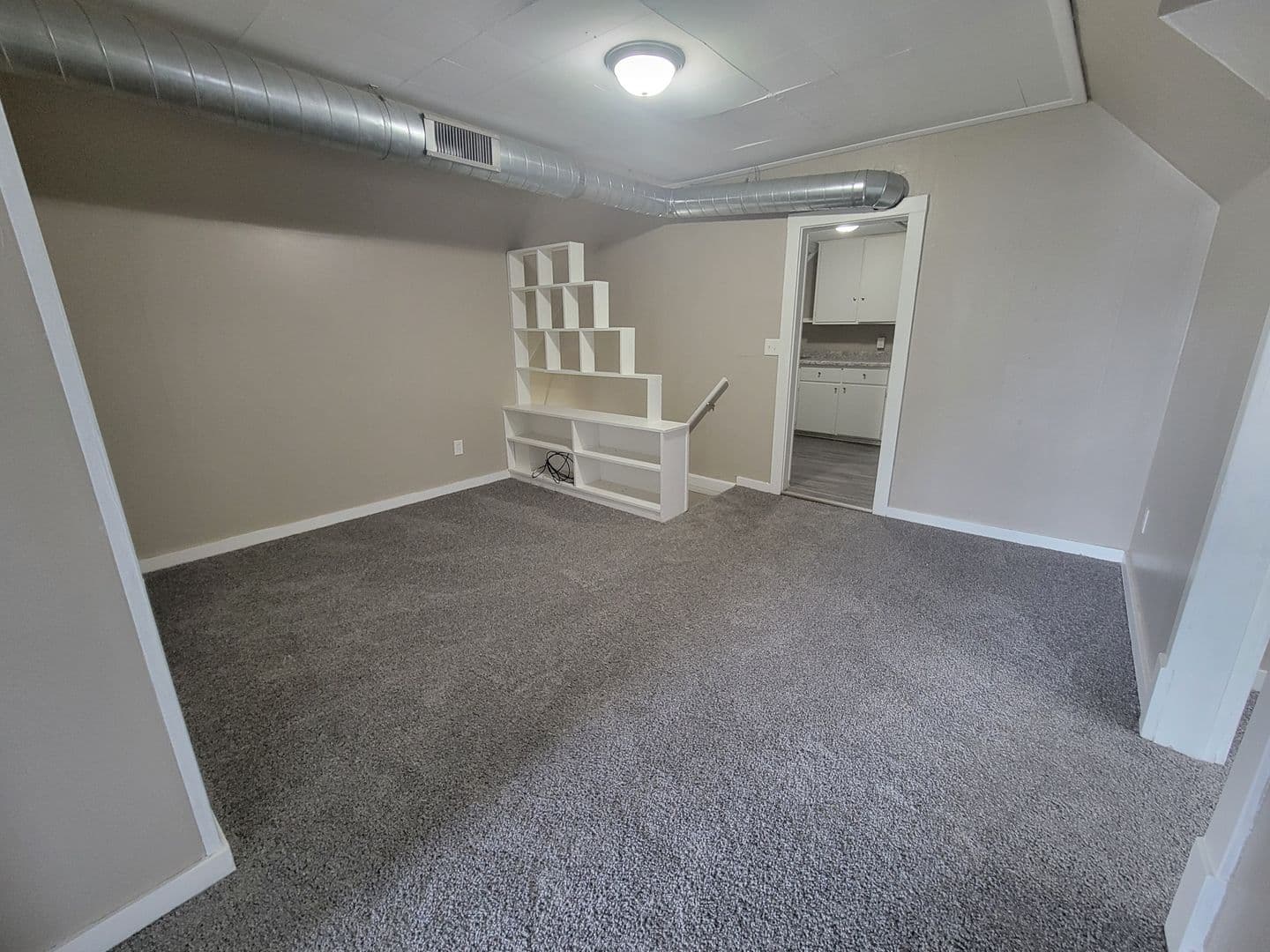 Rock Island Apartment: 605 41st Street