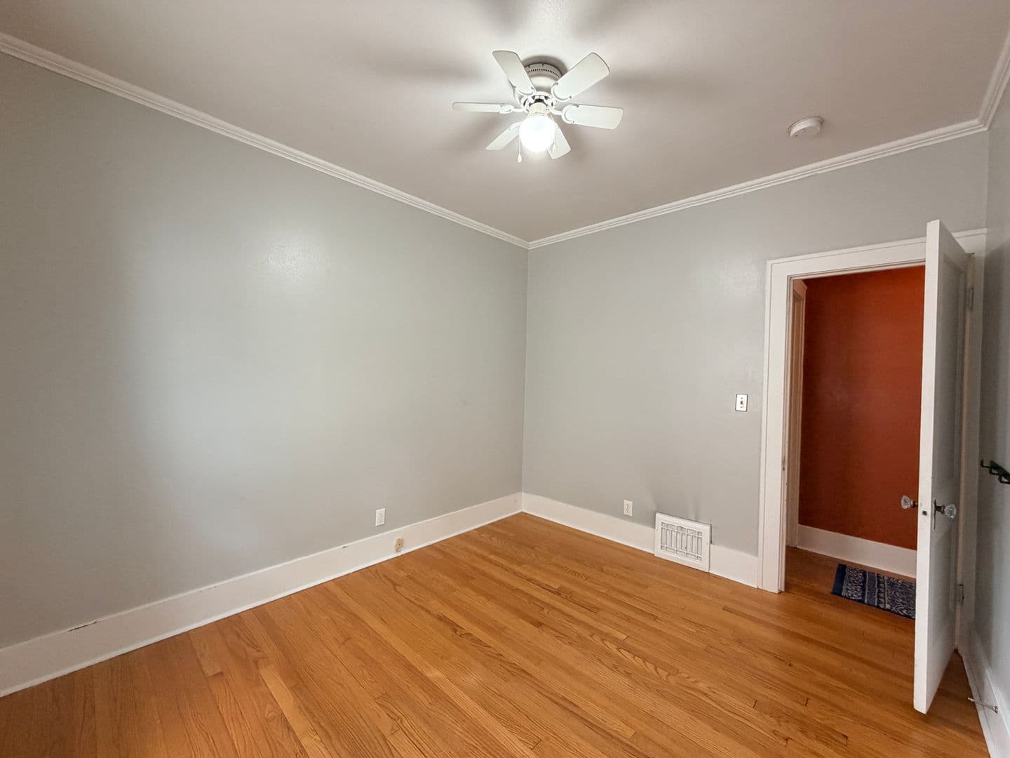 Moline House: 1565 34th Ave