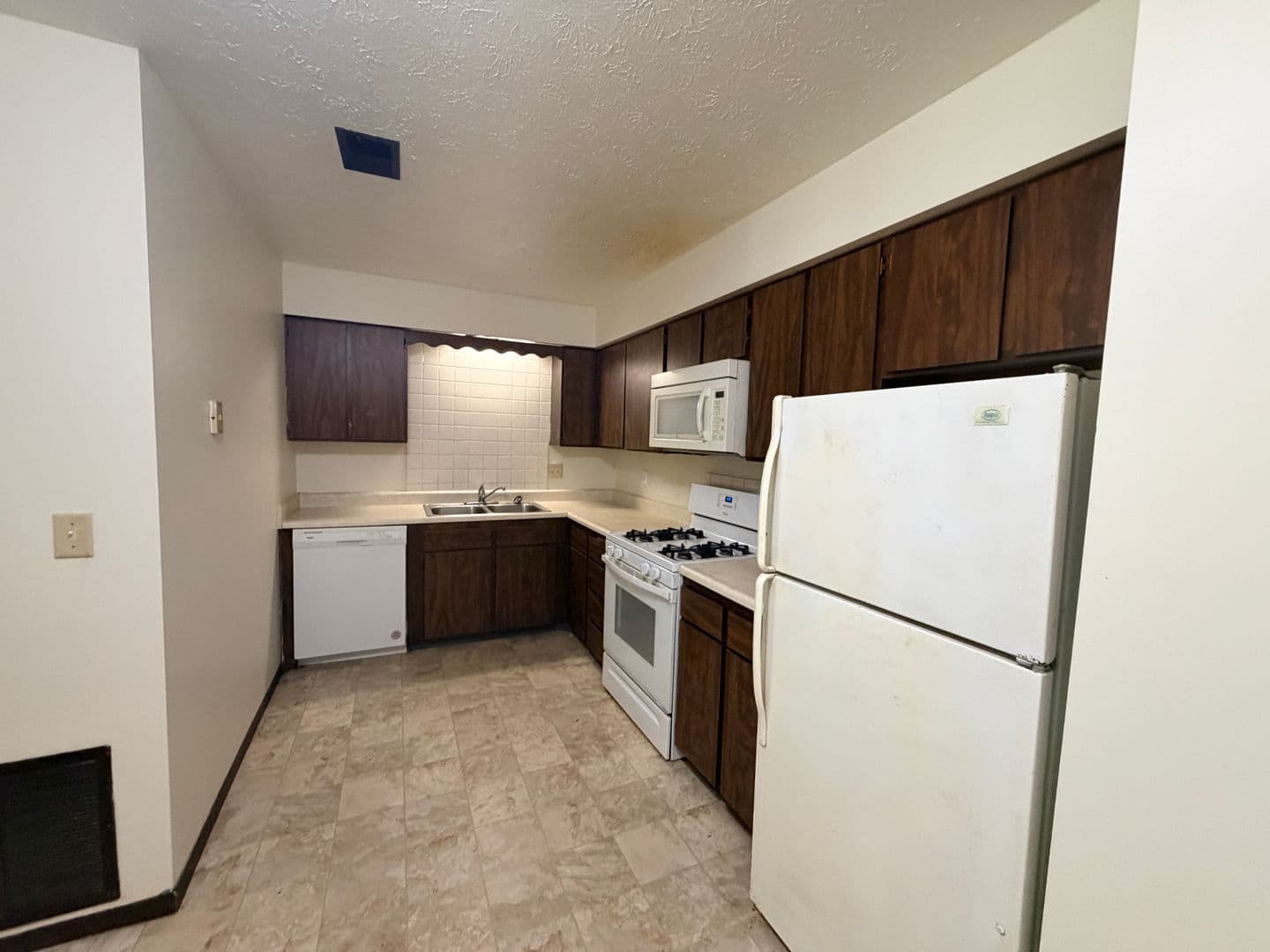 Moline Apartment: 3741 53rd Street