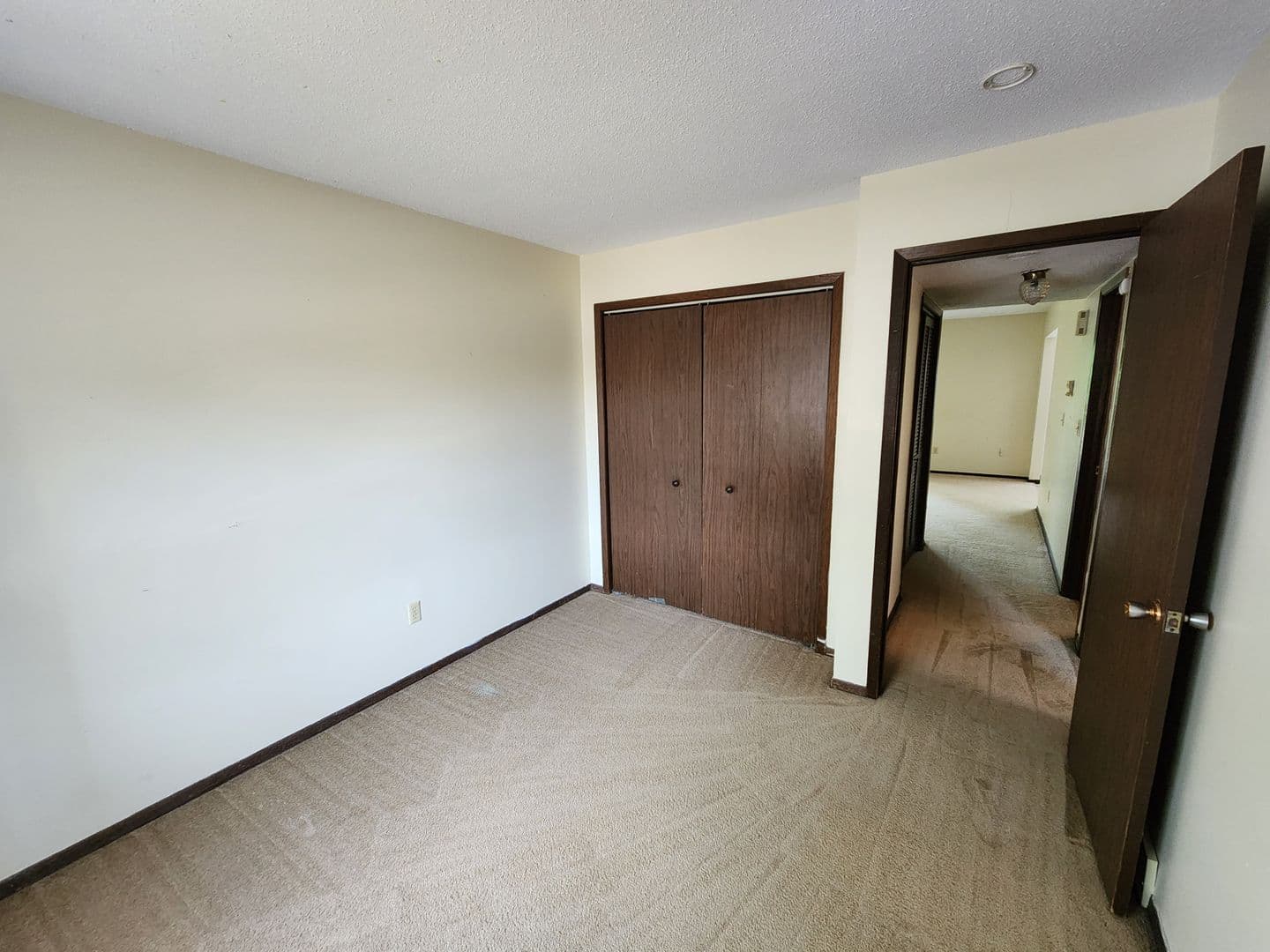 Rock Island Apartment: 9020 13th St W