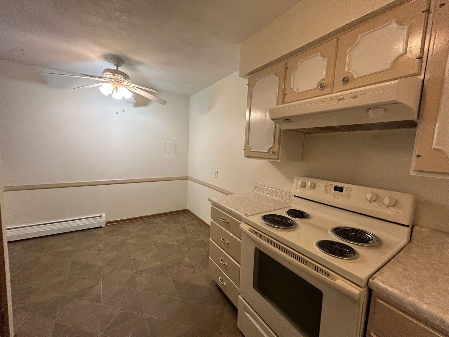 Moline Apartment: 3532 60th Street