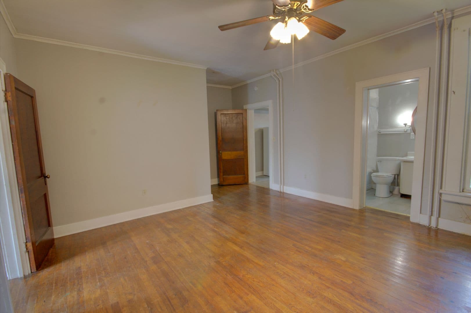 Rock Island Apartment: 1301-1305 2nd Ave