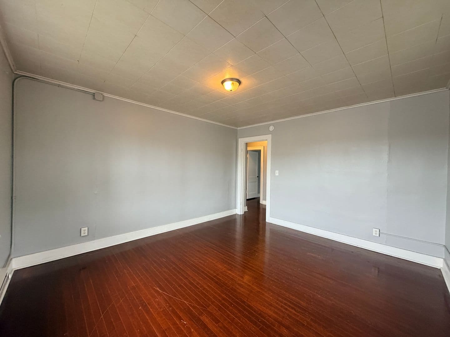 Rock Island Apartment: 2930 5th Ave