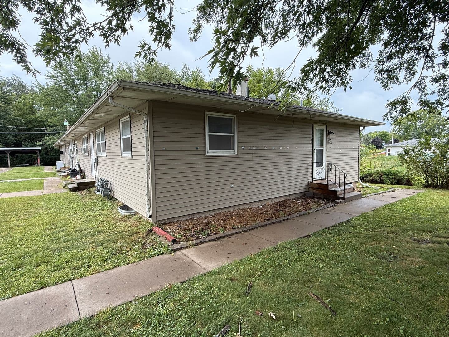 Milan Apartment: 2702 117th Ave W