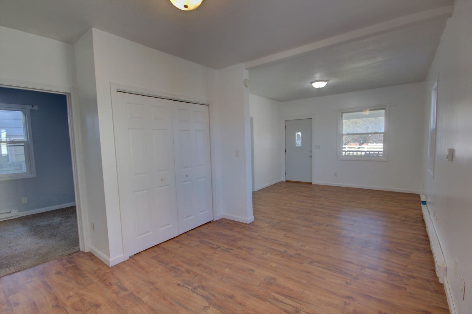 Silvis Apartment: 123 3rd St