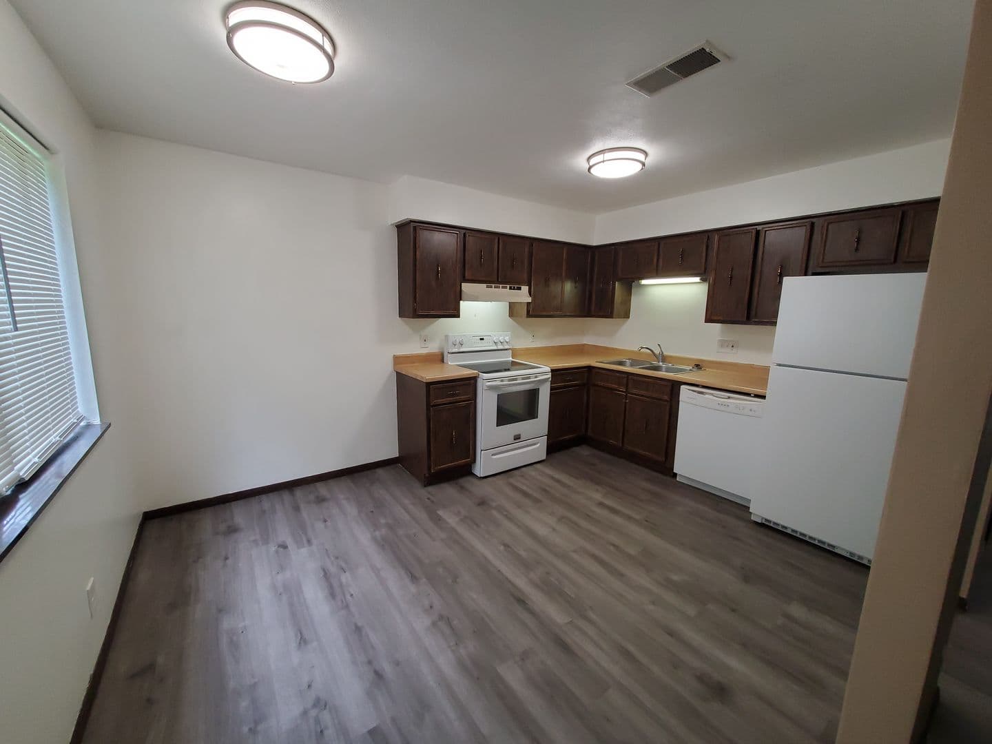 Rock Island Apartment: 8500 14th Street West