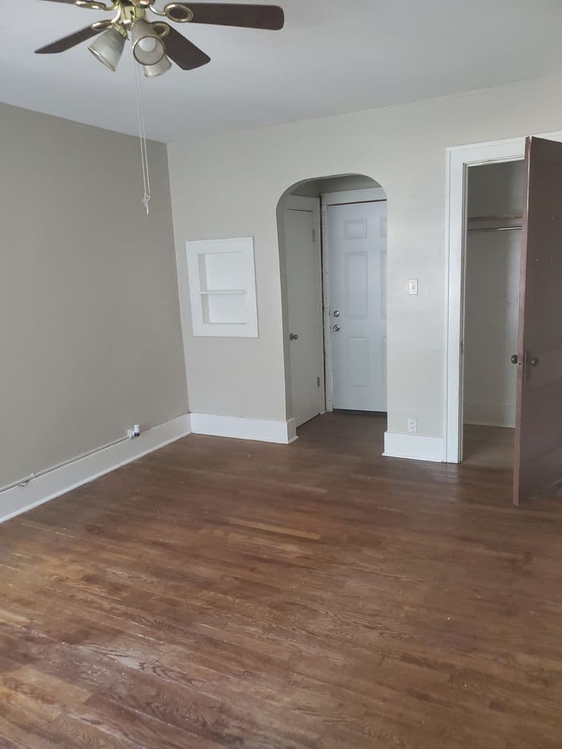 Moline Apartment: 1215 15th Street
