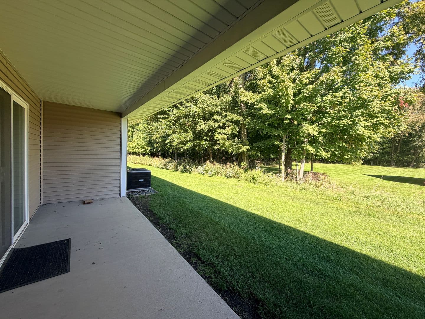 Moline House: 1420 51st Street Drive