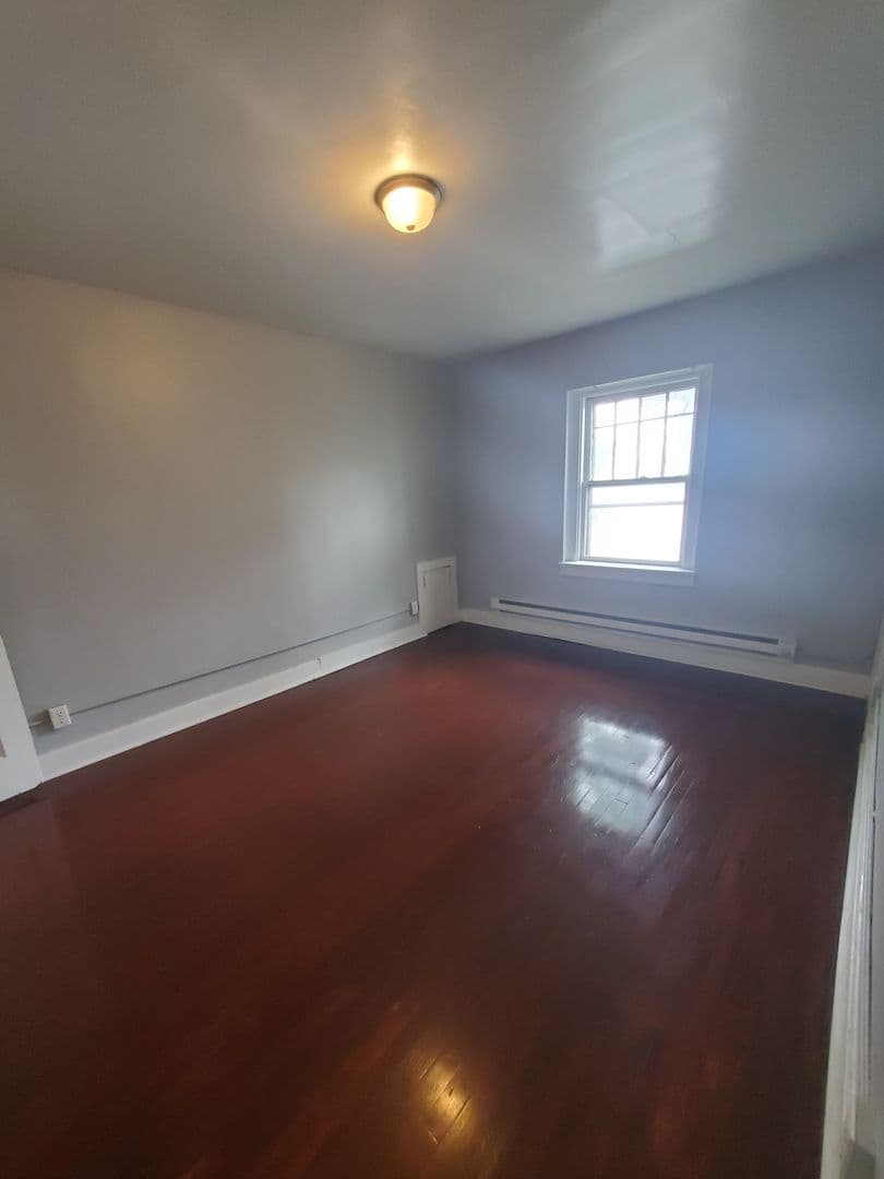 Rock Island Apartment: 2930 5th Ave