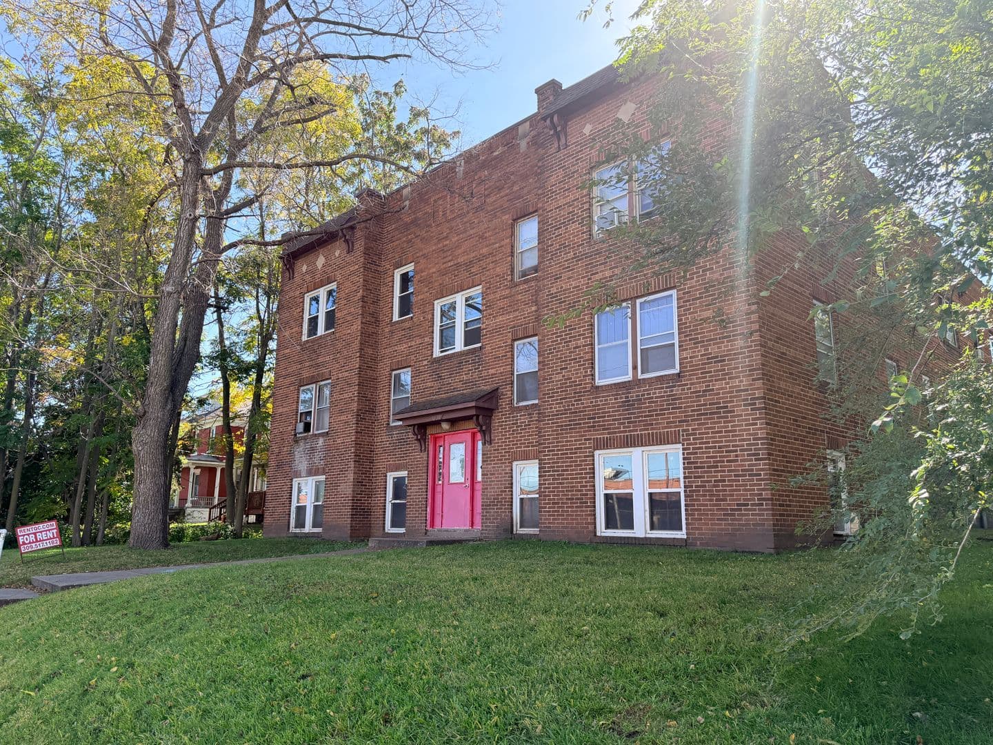 Rock Island Apartment: 2930 5th Ave