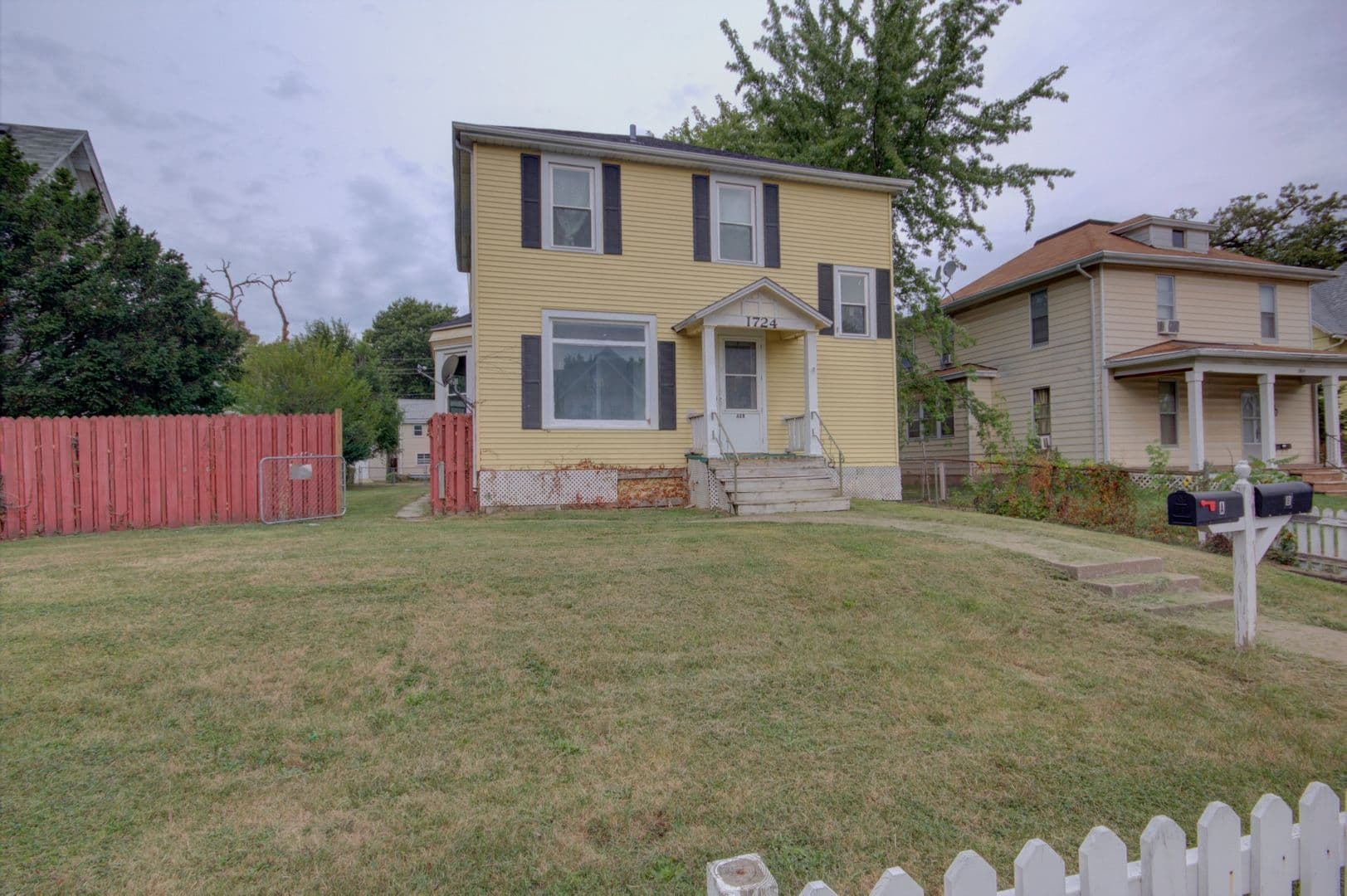 Davenport Apartment: 1724 Farnam St