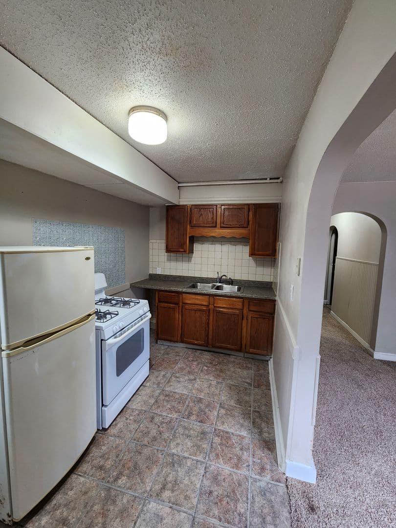 Rock Island Apartment: 1314 20th Street