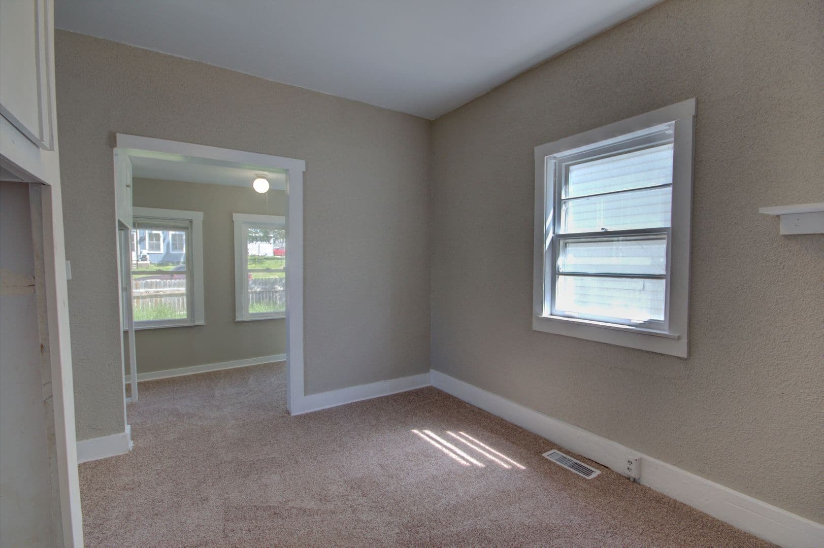 Davenport House: 1607 W 2nd St